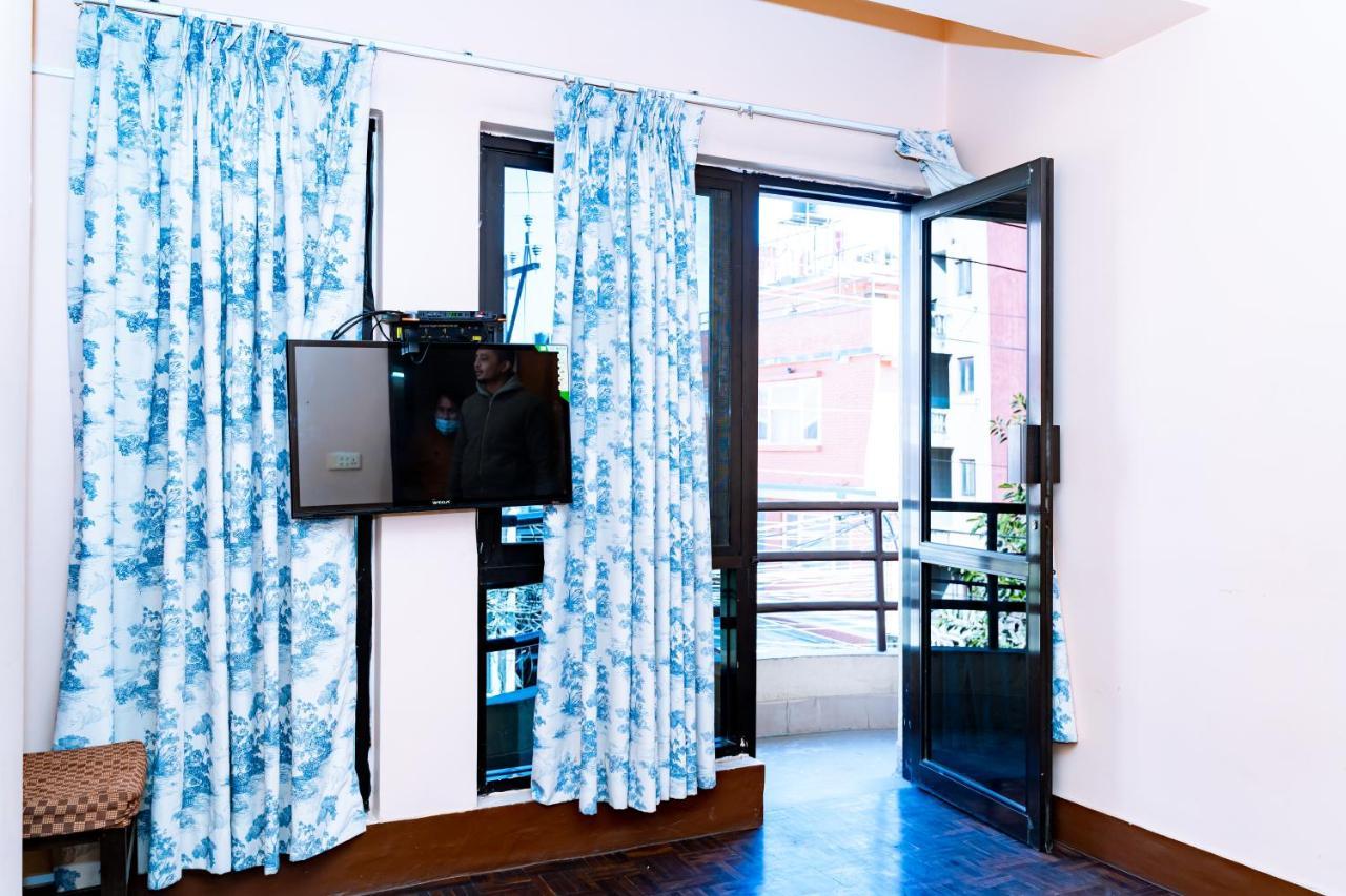 Kbb Hotel And Apartments Hosted By Hostmandu Lalitpur Exteriör bild